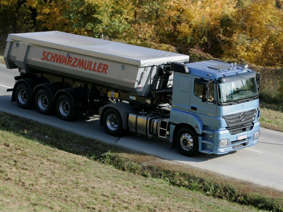  Mercedes-Benz Axor 1840 2005 года  (фото 2 из 9)